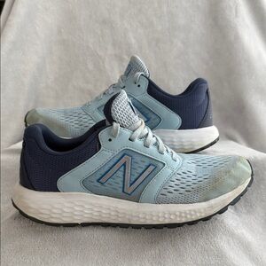 New Balance Light Blue and Navy Sneakers - Size 7.5